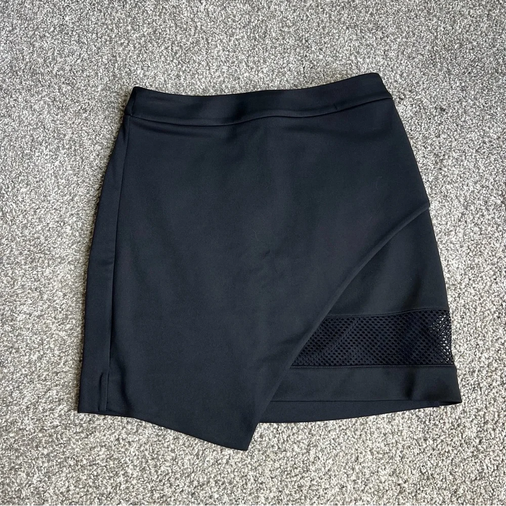 Express NWT Black Asymmetrical Cut Out Mini‎ Skirt, Size 4